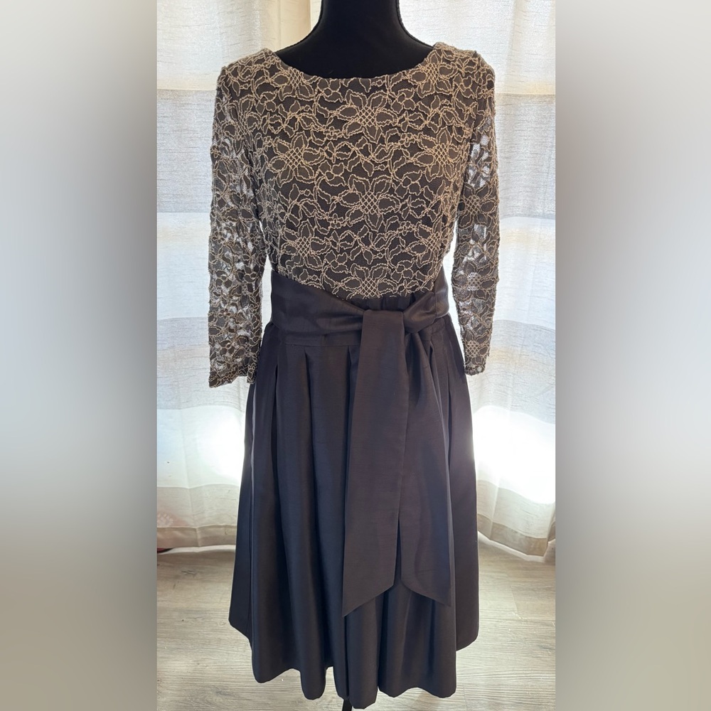 Jessica Howard Lace Long Sleeve Dress